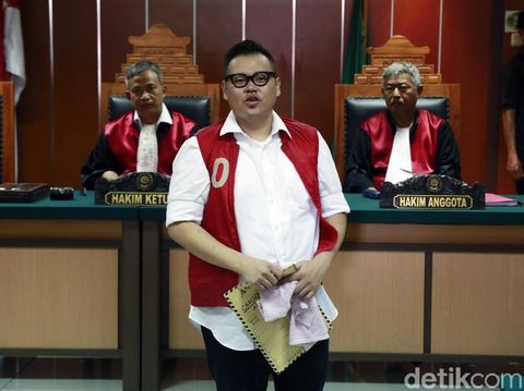 Reza Bukan saat sidang di PN Jakarta Barat.