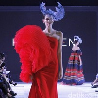 Rancangan terbaru Hian Tjen di IPMI Trend Show 2019, Senayan City, Jakarta, Selasa [13/11/2018]. Foto: Mohammad Abduh/Wolipop