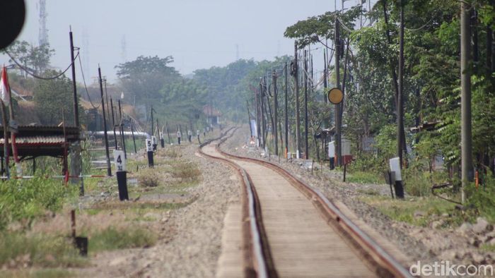 Ilustrasi Rel Kereta Api (Foto: Suparno) Ilustrasi Rel Kereta Api (Foto: Suparno)