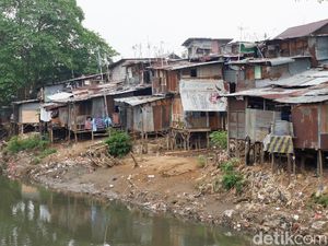 Jeritan Ganti Rugi Warga Bantaran Ciliwung