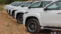 Mitsubishi New Triton mengusung desain Rock Solid, desain depan digambarkan dengan berbagai kelebihan. Mulai dari yang menggambarkan ketangguhan, proteksi lebih dan memiliki desain untuk menunjang performa.