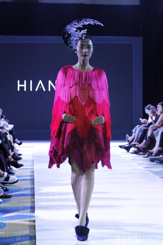 Rancangan terbaru Hian Tjen di IPMI Trend Show 2019, Senayan City, Jakarta, Selasa [13/11/2018]. Foto: Mohammad Abduh/Wolipop