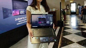 Asus resmi memboyong Zenbook Pro 15 UX580 ke Indonesia. Foto: Muhamad Imron Rosyadi/detikINET