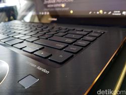 Potret Laptop Anyar Asus dengan Layar Ganda