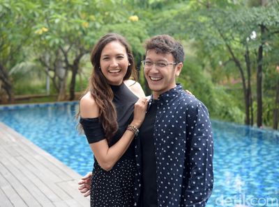 7 Potret Pasangan Artis Indonesia Beda Agama yang Menikah di Luar Negeri