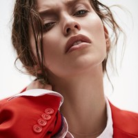 Kamu harus keluar dari pikiran rasismu jika kamu pikir ini baik-baik saja. Hapus postingan ini sekarang kamu bodoh, kritik netizen @thewongblog Foto: Instagram @reginatodorenko