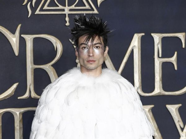 Foto: Gaya Nyentrik Ezra Miller, Bintang Fantastic Beast 2
