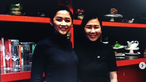 Muzdhalifah Pacari Pria Lebih Muda, Kabar Pernikahan Syahrini-Reino Barack