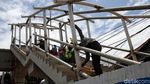Melihat Proyek Pembangunan JPO Baru di Jakarta Timur