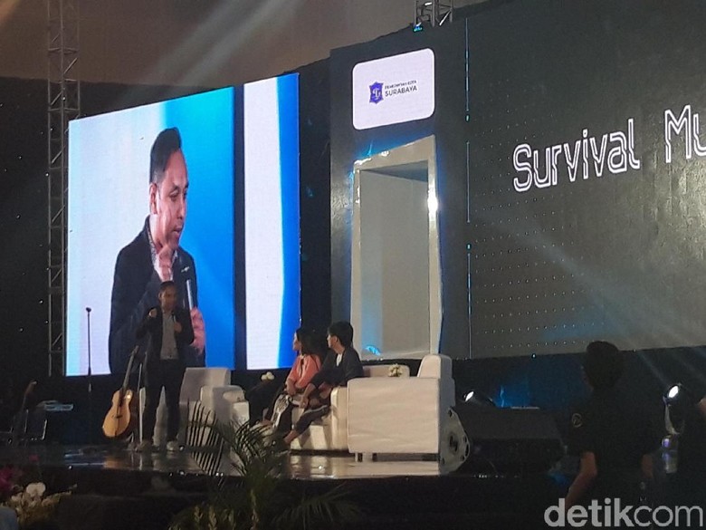 Lagu Eka Gustiwana di YouTube Ternyata Pernah Dilihat 10 Orang Saja Lagu Eka Gustiwana di YouTube Ternyata Pernah Dilihat 10 Orang Saja