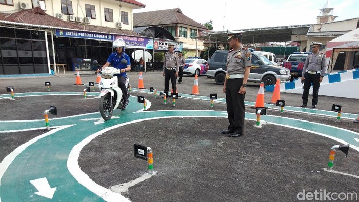 Ujian Praktik SIM C di Sidoarjo Pakai Sensor Ultrasonic