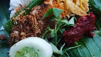 Kalau porsinya mungil kayak nasi langgi ini, biasanya orang nambah satu lagi. Mantap! Foto : Instagram @siembokoe