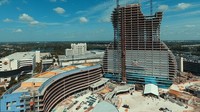 Masih dalam proses pembangunan, hotel ini nantinya terdiri dari 36 lantai. Total kamarnya mencapai 1.300 unit. (Hard Rock Cafe)