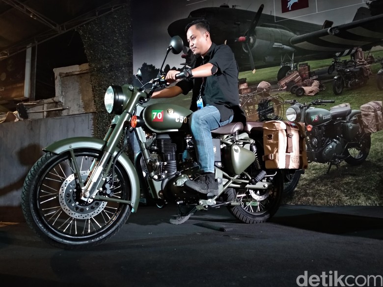 Kesan Duduk di Motor Perang Royal Enfield. Foto: Istimewa Kesan Duduk di Motor Perang Royal Enfield. Foto: Istimewa