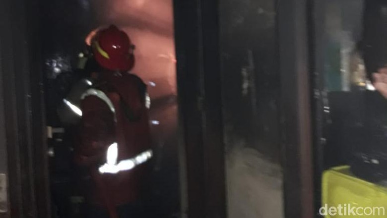 Sulsel Mati Lampu, 2 Kebakaran Terjadi Akibat Lilin dan Genset Sulsel Mati Lampu, 2 Kebakaran Terjadi Akibat Lilin dan Genset