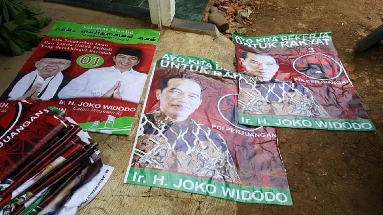 Usai Raja Jokowi, Timses Temukan Atribut Kampanye Dipasang di Masjid Usai Raja Jokowi, Timses Temukan Atribut Kampanye Dipasang di Masjid