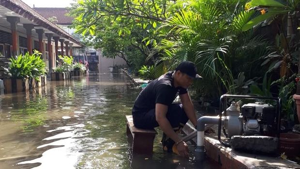 Penyedotan genangan air telah dilakukan.