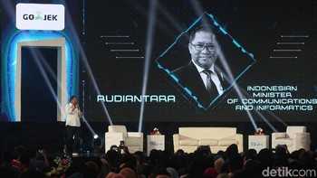 Para peserta tampak antusias mendengarkan paparan Menkominfo Rudiantara itu.