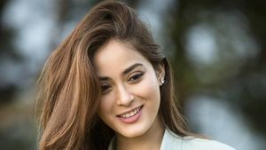 Foto: Gaya Liburan Miss Nepal yang Cantiknya Membius Dunia