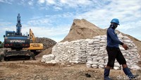 Telah disiapkan pula 15 unit Rumah Pompa, 6 unit Pompa Mobile dan 5 Unit Pompa Portable oleh Sudin Sumber Daya Air Jakarta Utara yang diharapkan dapat mengurangi banjir yang sering melanda kota Jakarta di kala musim hujan.