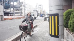 Orang Jepang dikenal dengan kebiasaan hidupnya yang sehat dan aktif. Buktinya, mereka hobi banget yang naik sepeda ke mana-mana!