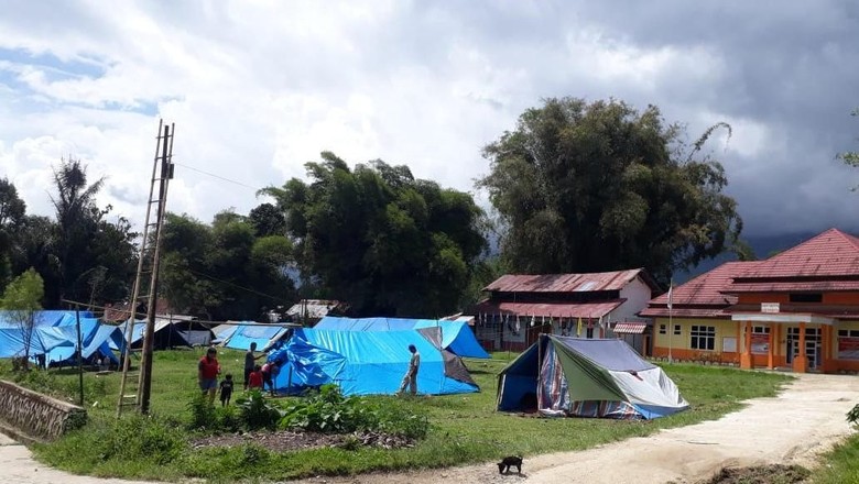 Mencekamnya Mamasa Sulbar, 61 Kali Gempa dalam 10 Jam Mencekamnya Mamasa Sulbar, 61 Kali Gempa dalam 10 Jam