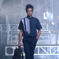 Lalu bawahan di antaranya celana jogging, celanak 7/8. dan celana longgar. Tidak ketinggalan deretan aksesori seperti tas dan topi. (Foto: Dok. Tim Muara Bagdja)