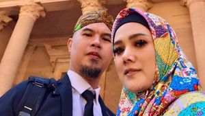 Wisata Religi, Quality Time ala Mulan Jameela dan Ahmad Dhani