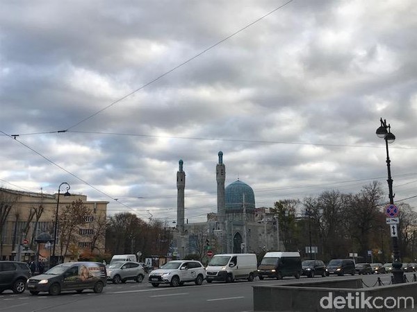 Rusia kala itu sangat menghormati Sukarno. Masjid Biru di Saint Petersburg bisa kembali digunakan juga berkat jasa Sang Proklamator. (Elizabeth Elza/detikTravel) Rusia kala itu sangat menghormati Sukarno. Masjid Biru di Saint Petersburg bisa kembali digunakan juga berkat jasa Sang Proklamator. (Elizabeth Elza/detikTravel)