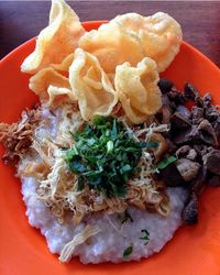 Makan Bubur Anti Tumpah, Sandiaga Uno : Bubur Mang Oyo Mak Nyosss!
