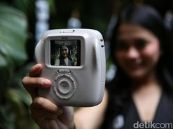 Fujifilm Luncurkan Instax Square SQ20, Ini Bentuknya