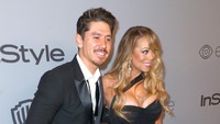 Selanjutnya ada Mariah Carey yang menjalin kasih dengan Brian Tanaka yang lebih muda 13 tahun darinya. Joe Scarnici/Getty Images for InStyle