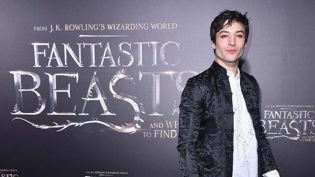 NEW YORK, NY - NOVEMBER 10:  Ezra Miller attends the 