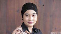 Okky Madasari menulis 5 novel bagi pembaca dewasa dan satu kumpulan cerpen Yang Bertahan dan Binasa Perlahan. Foto: Asep Syaifullah/ detikHOT