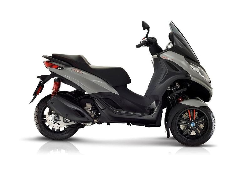 Desain Piaggio MP3 yang Kini Punya Sayap seperti Motor MotoGP