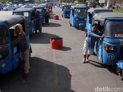 Mau Isi BBG, Sopir Bajaj Antre Panjang hingga 2 Jam