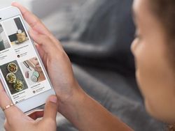 WhatsApp, Instagram & Deretan Aplikasi Tertolak di China