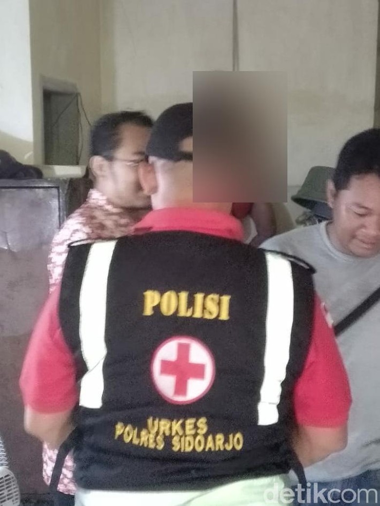 Tak Kuat Menahan Sakit, Penjual Cilok Nekat Gantung Diri Tak Kuat Menahan Sakit, Penjual Cilok Nekat Gantung Diri