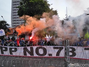 Tanggapi Aksi Buruh Tuntut Kejelasan UMK 2019, Ini Kata Pakdhe Karwo