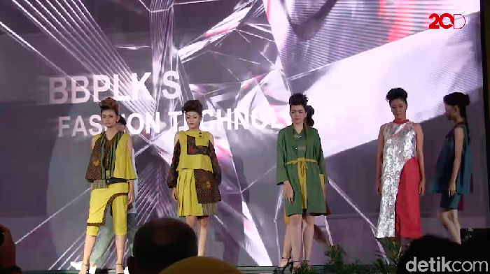 Fashion show karya siswa BLK Semarang