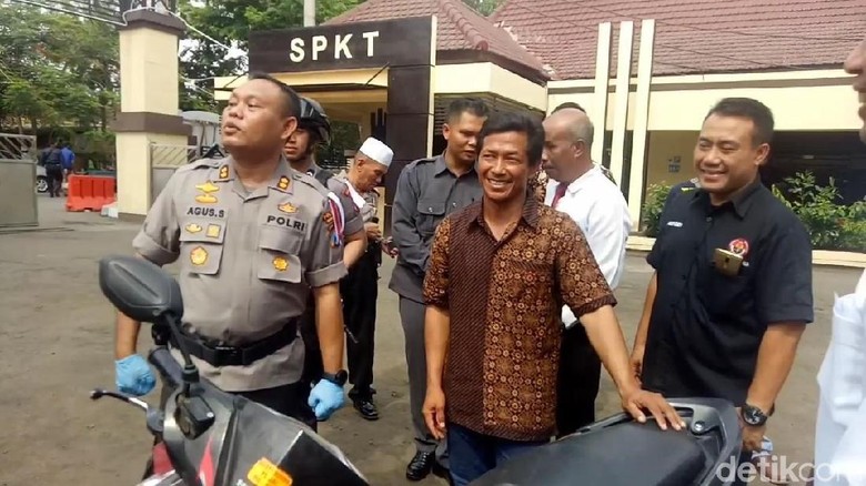 Bahagianya Para Korban Begal Saat Motornya Dikembalikan Polisi Bahagianya Para Korban Begal Saat Motornya Dikembalikan Polisi