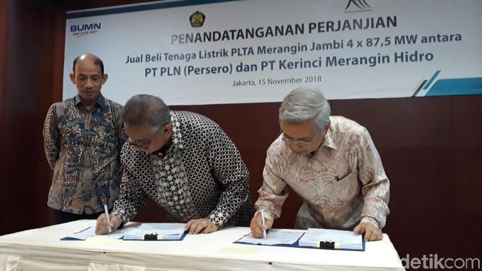 Foto: Kontrak PPA antara PLN dan PT Krinci Merangin Hidro (Danang Sugianto-detikFinance) Foto: Kontrak PPA antara PLN dan PT Krinci Merangin Hidro (Danang Sugianto-detikFinance)