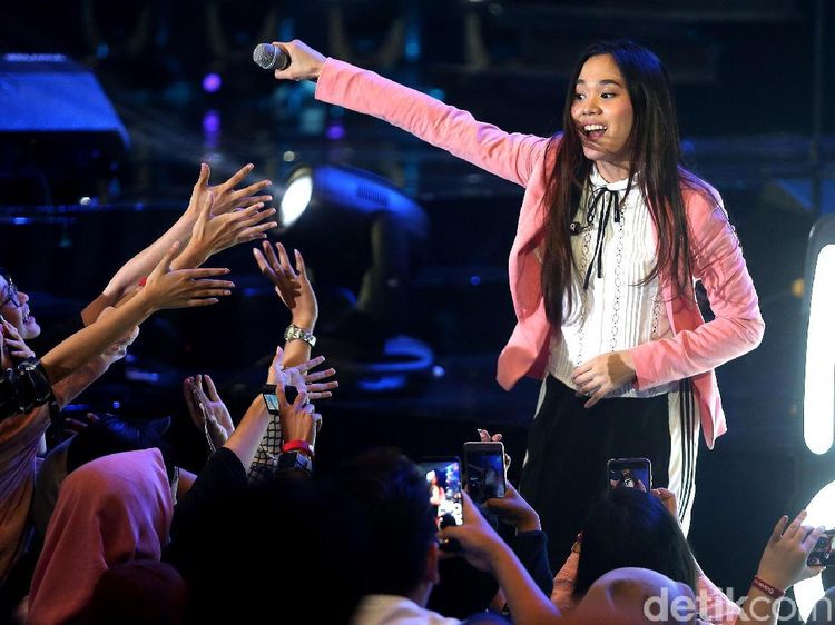 Nyanyi Bareng Sheryl di Panggung Innocreativation