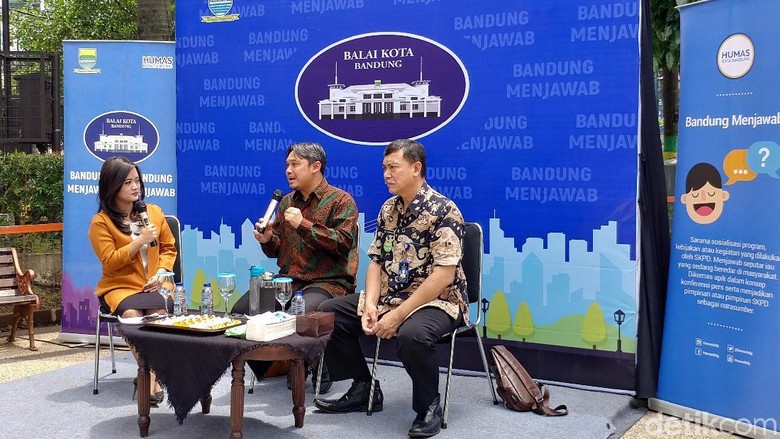 Pemkot Bandung Segera Terbitkan Perwal Larangan Kantong Plastik Pemkot Bandung Segera Terbitkan Perwal Larangan Kantong Plastik