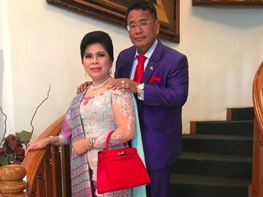 8 Potret Kompak Keluarga Hotman Paris Hutapea