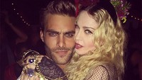 Dan tentunya Madonna yang berpacaran dengan Kevin Sampaio yang lebih muda 27 tahun darinya. Dok. Instagram