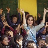 Shrinkala berprofesi sebagai seorang arsitek yang lahir dalam keluarga politikus dan aktif dalam organisasi yang bergerak dalam bidang sosial. Foto: Instagram @shrinkhala_