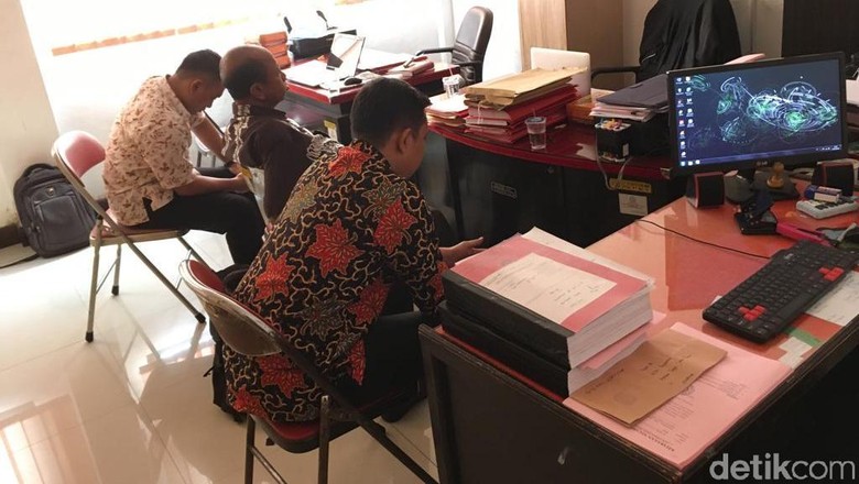 Ini Modus Kades Mojokerto Raup Rp 1,718 Miliar dari Pungli Galian C Ini Modus Kades Mojokerto Raup Rp 1,718 Miliar dari Pungli Galian C