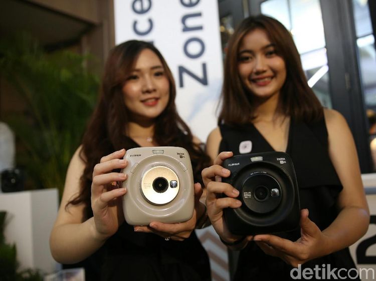 Fujifilm Luncurkan Instax Square SQ20, Ini Bentuknya