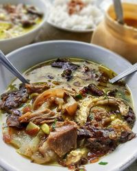 Yuk, Jajan  Soto Kuning Khas Bogor yang Gurih Enak!